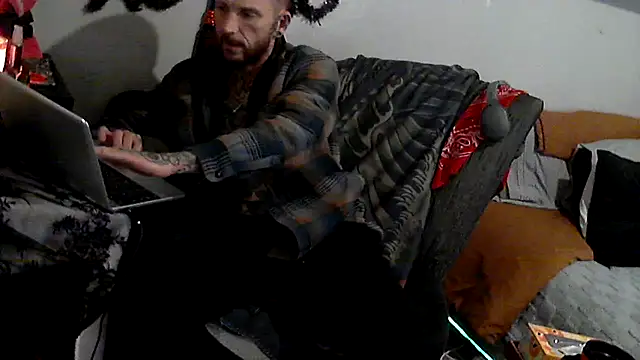 Snapshot of F_D_R_ chatting on 02.12.26 F D R online show from 02.12.26