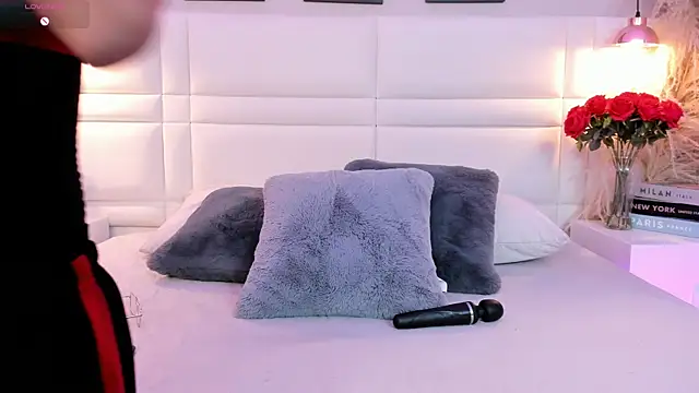 RaquelHyde  online show from 05.27.26