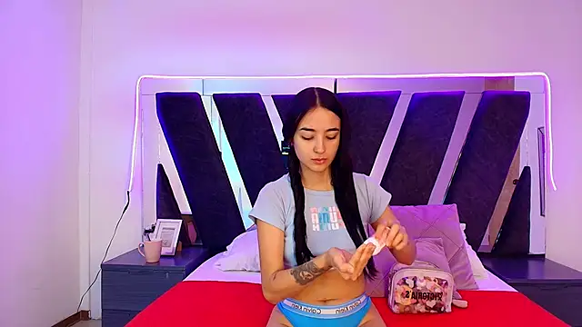 sophia love   online show from 02.26.26