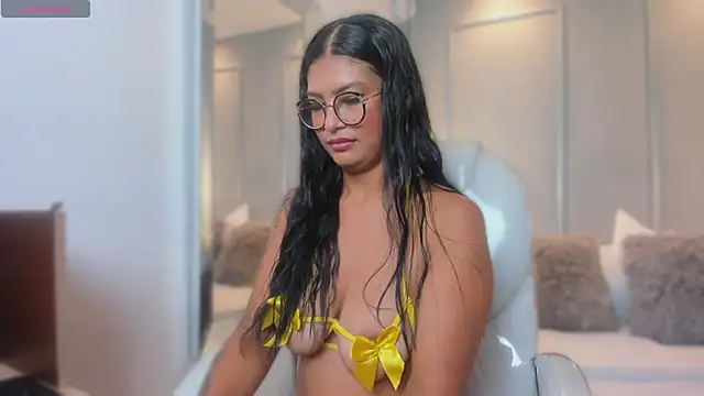 MiaSmit  online show from 02.14.26