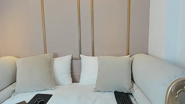 LisaLain online show from 02.28.26