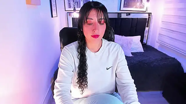 Snapshot of ladyraing chatting on 02.17.26 ladyraing online show from 02.17.26