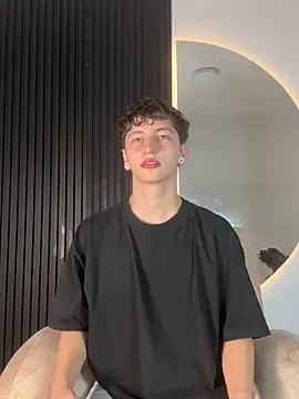 ARON LUXX online show from 02.11.26