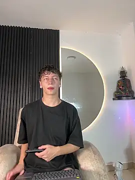 ARON LUXX online show from 02.14.26