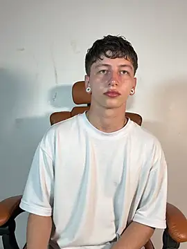 ARON LUXX online show from 03.19.26