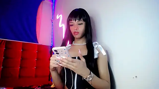 DahliaGill online show from 04.07.26