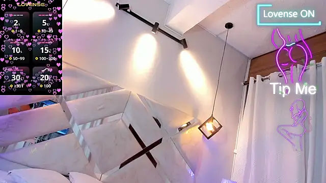 Snapshot of Wildkiitty chatting on 03.17.26 Wildkiitty online show from 03.17.26