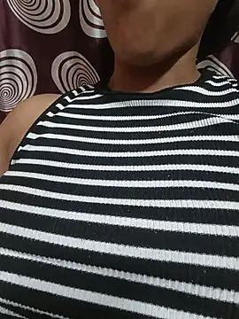 Snapshot of komalsharma99 chatting on 06.08.26 komalsharma99 online show from 06.08.26