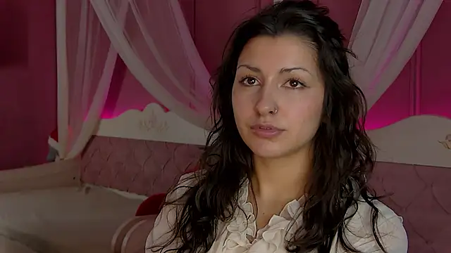 Snapshot of AngelaCox chatting on 02.06.26 AngelaCox online show from 02.06.26