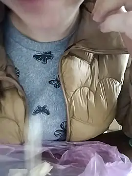 Snapshot of LiilyZi chatting on 03.18.26 LiilyZi online show from 03.18.26