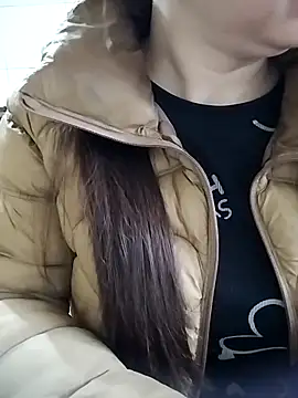 Snapshot of LiilyZi chatting on 03.19.26 LiilyZi online show from 03.19.26