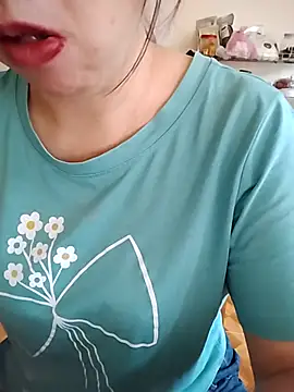 Snapshot of LiilyZi chatting on 03.23.26 LiilyZi online show from 03.23.26