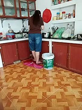 Snapshot of LiilyZi chatting on 04.13.26 LiilyZi online show from 04.13.26