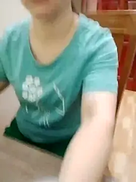 Snapshot of LiilyZi chatting on 04.14.26 LiilyZi online show from 04.14.26