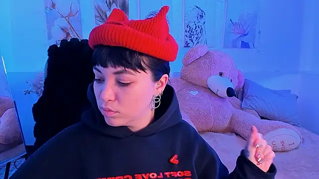 Snapshot of NeoGeisha chatting on 02.18.26 NeoGeisha online show from 02.18.26