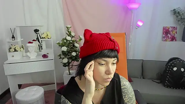 Snapshot of NeoGeisha chatting on 04.16.26 NeoGeisha online show from 04.16.26