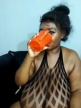 Snapshot of MissConniexxx chatting on 02.27.26 MissConniexxx online show from 02.27.26