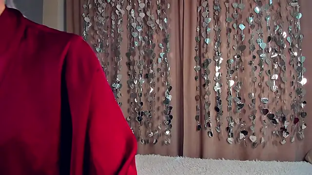 GoldenLenarz online show from 02.25.26