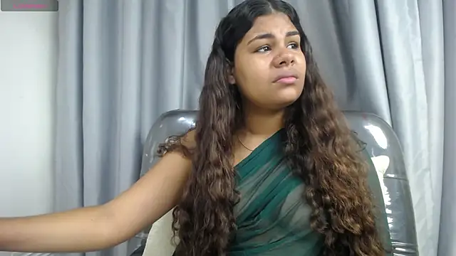 yaazhinii online show from 06.02.26