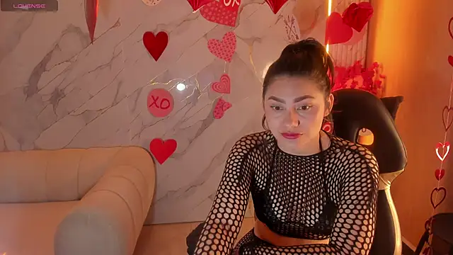 Snapshot of rox_luxury_tf chatting on 02.16.26 rox luxury tf online show from 02.16.26