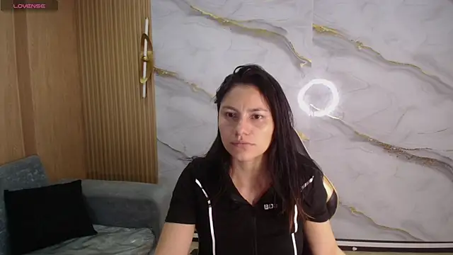 Snapshot of rox_luxury_tf chatting on 06.11.26 rox luxury tf online show from 06.11.26