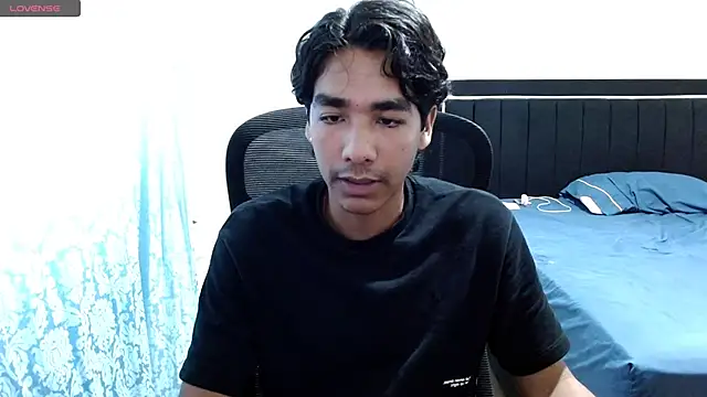 Snapshot of Pedestal_diamant chatting on 04.17.26 Pedestal diamant online show from 04.17.26