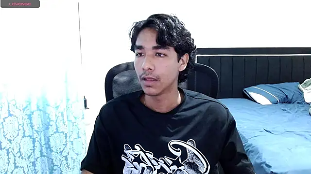Snapshot of Pedestal_diamant chatting on 04.21.26 Pedestal diamant online show from 04.21.26