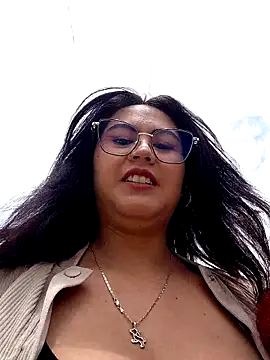 Snapshot of Mari-98 chatting on 02.15.26 Mari-98 online show from 02.15.26