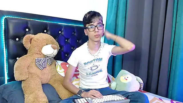 Snapshot of gabriel_x18 chatting on 02.12.26 gabriel x18 online show from 02.12.26