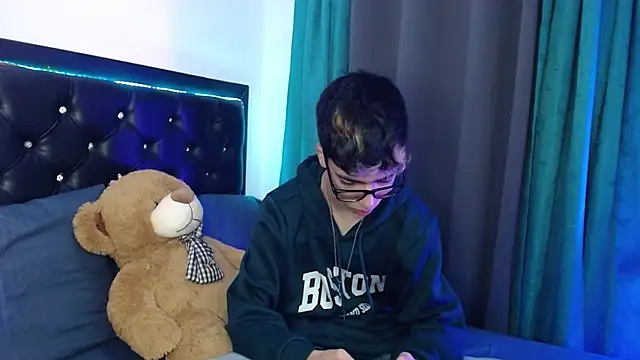 Snapshot of gabriel_x18 chatting on 02.15.26 gabriel x18 online show from 02.15.26