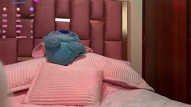 Snapshot of Zaphiroo_10 chatting on 02.27.26 Zaphiroo 10 online show from 02.27.26