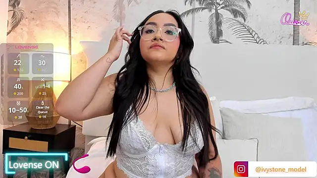 Snapshot of IvyStonne chatting on 03.07.26 IvyStonne online show from 03.07.26