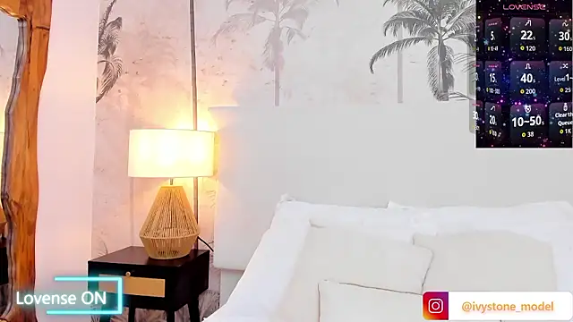 Snapshot of IvyStonne chatting on 03.10.26 IvyStonne online show from 03.10.26