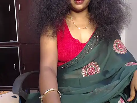 Snapshot of VixenNandhu chatting on 03.05.26 VixenNandhu online show from 03.05.26