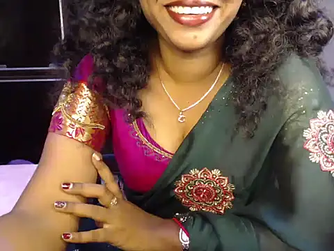 Snapshot of VixenNandhu chatting on 07.05.26 VixenNandhu online show from 07.05.26