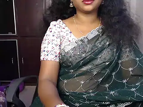 Snapshot of VixenNandhu chatting on 07.23.26 VixenNandhu online show from 07.23.26