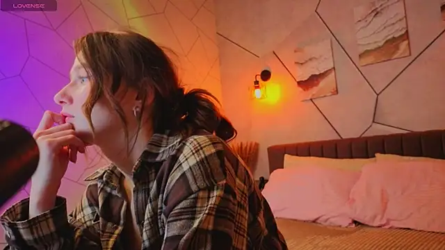 Snapshot of _Kiki_angel_ chatting on 03.27.26 Kiki angel online show from 03.27.26