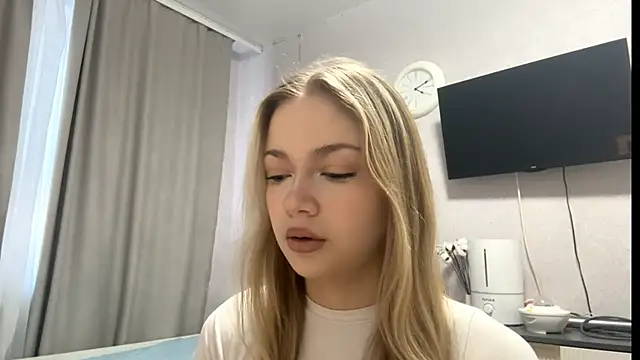 MilaSliger online show from 02.17.26