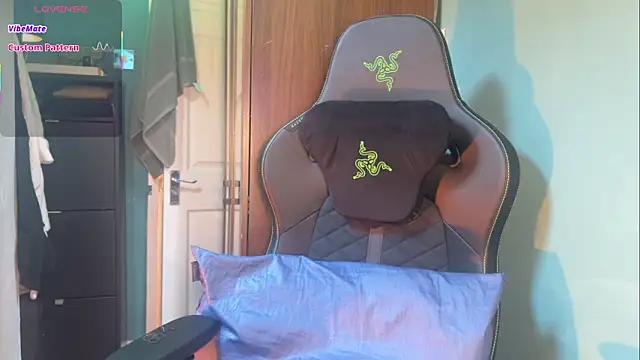 Snapshot of JadeAlexis403 chatting on 02.14.26 JadeAlexis403 online show from 02.14.26