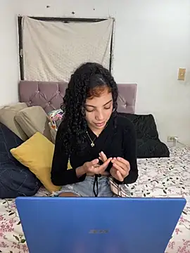 Snapshot of Britney__Latina chatting on 03.04.26 Britney Latina online show from 03.04.26