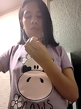 kittyluna  online show from 04.29.26