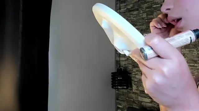 ASHLEY COLLINS1 online show from 04.08.26