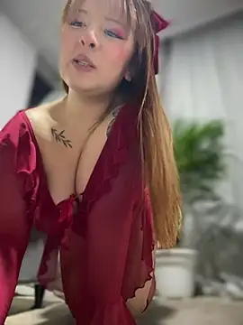 Snapshot of CharlotteUwU_ chatting on 02.15.26 CharlotteUwU online show from 02.15.26