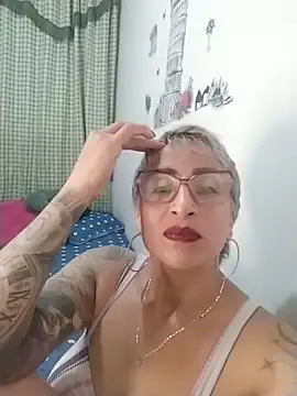 Snapshot of Charlotte_gray_ chatting on 02.11.26 Charlotte gray online show from 02.11.26