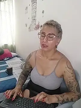 Snapshot of Charlotte_gray_ chatting on 02.17.26 Charlotte gray online show from 02.17.26