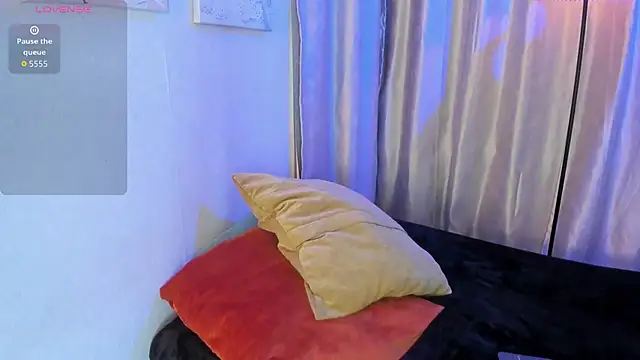 Demian Hush online show from 04.10.26