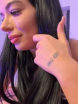 Snapshot of VivienDiamond chatting on 02.16.26 VivienDiamond online show from 02.16.26