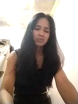 Snapshot of sweet_maxine44 chatting on 04.17.26 sweet maxine44 online show from 04.17.26