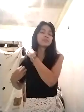 Snapshot of sweet_maxine44 chatting on 04.17.26 sweet maxine44 online show from 04.17.26