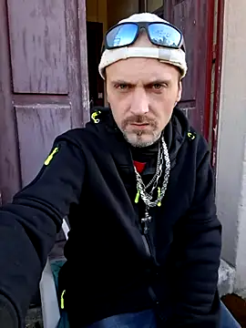 Snapshot of SwatRocShy chatting on 03.15.26 SwatRocShy online show from 03.15.26